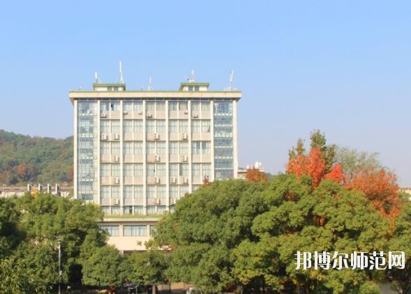 湖南大學(xué)師范學(xué)院財(cái)院校區(qū)招生辦聯(lián)系電話(huà)