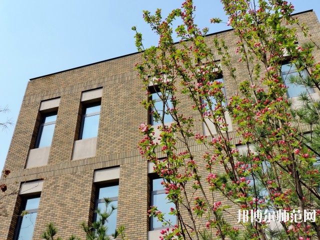 中央財經(jīng)師范大學學院南路校區(qū)是幾本