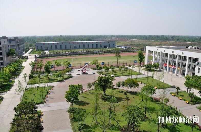 成都電子信息幼兒師范學(xué)校2018年報名條件、招生對象