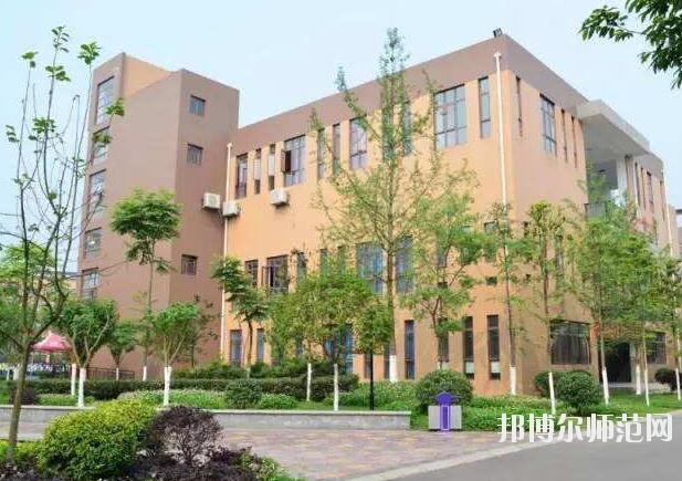 郫縣友愛職業(yè)技術幼兒師范學校宿舍條件