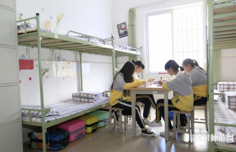 成都汽車職業(yè)技術幼兒師范學校宿舍條件