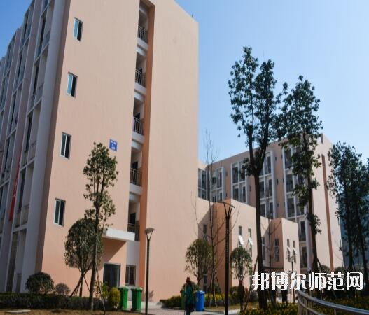 成都信息技術(shù)幼兒師范學(xué)校2018年報(bào)名條件、招生對象