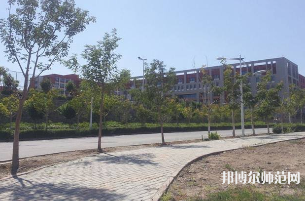 烏魯木齊職業(yè)師范大學(xué)2023年報(bào)名條件、招生要求、招生對象