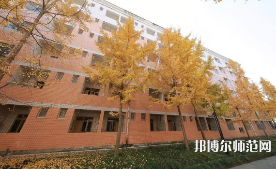 四川師范大學成都學院2023年招生辦聯(lián)系電話
